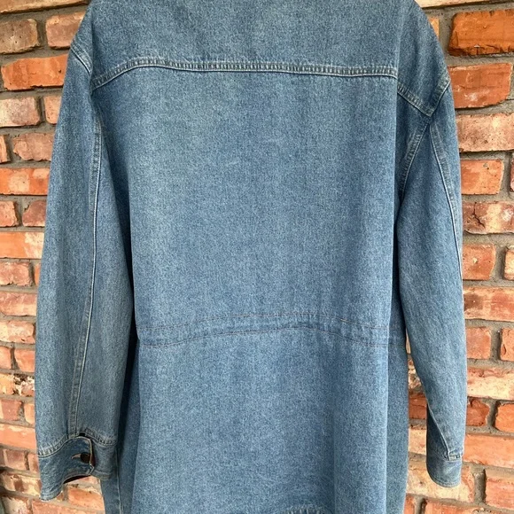 Denim&Co Blue and Brown Jean Jacket with Relaxed Fit - Picture 10 of 15